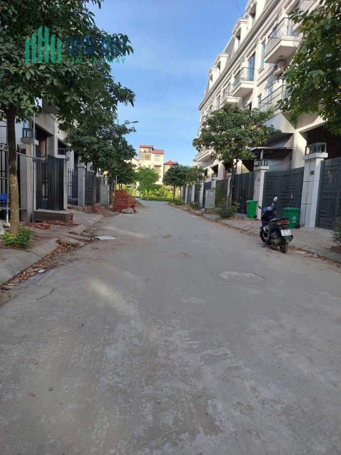 Bán Đất, tặng nhà 6 tầng, tổ 53, Thị trấn Đông Anh, diện tích 75m, giá 6.6 tỷ; đường, vỉa hè rộng.