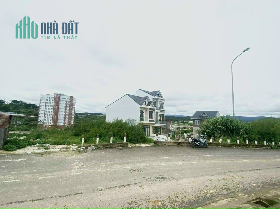 CHÍNH CHỦ BÁN LÔ ĐẤT LIỀN KỀ KQH VỊ TRÍ ĐẸP TẠI ĐƯỜNG NGUYỄN HOÀNG , PHƯỜNG 7, TP. ĐÀ LẠT