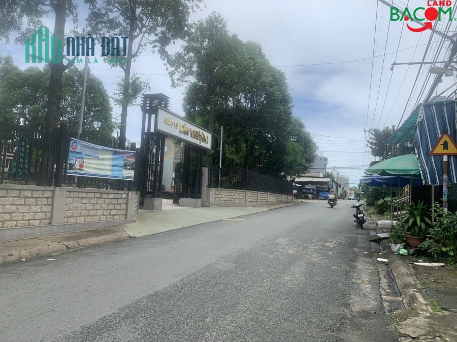 HÀNG NGỘP bán đất tặng nhà lầu Tam Hòa ngang 8m SHR full thổ cư, đường ô tô