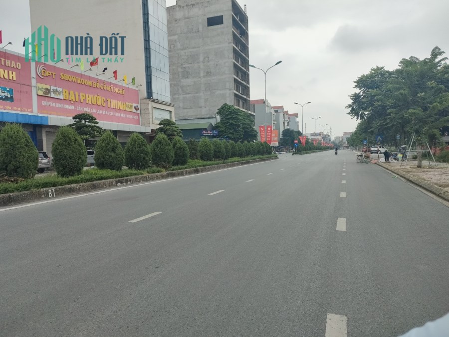 SỐC CHƯA TỪNG CÓ   HÀNG NÓNG BỎNG TAY BÁN ĐẤT NHÀ GIÁ RẺ 

Nhà em  cần bán 2 lô trung tâm chợ gỗ
