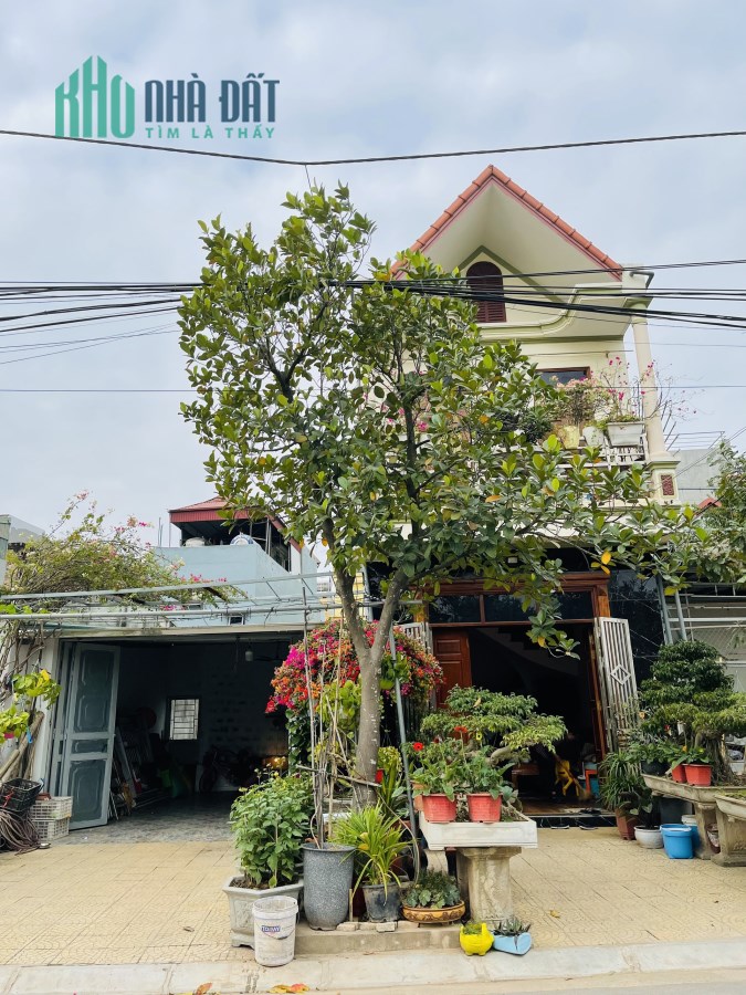 Do không có nhu cầu ở cần bán gấp nhà 2 tầng mặt phố Lý Trần Thản, phường Thanh Châu, Tp Phủ Lý, Hà