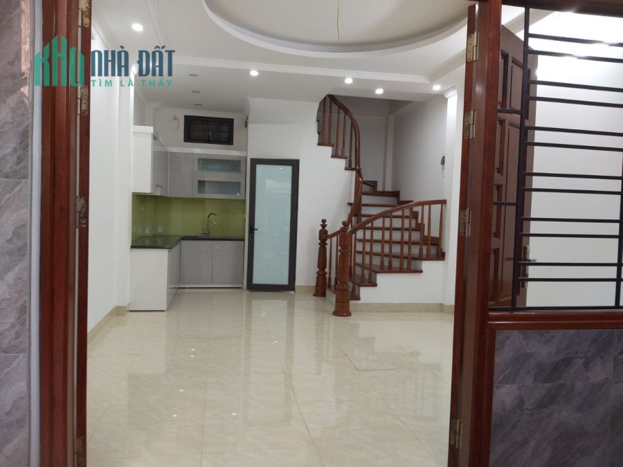 BÁN GẤP nhà khu Xã Đàn 35m2 x 4T, 3.2 tỷ