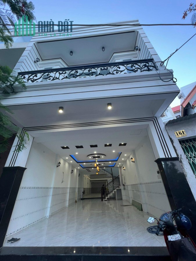 bán đất tặng nhà cấp3 2mặt tiền đường lớn cách biển và chợ chỉ 150m TTTP Nha Trang lh 0985451850