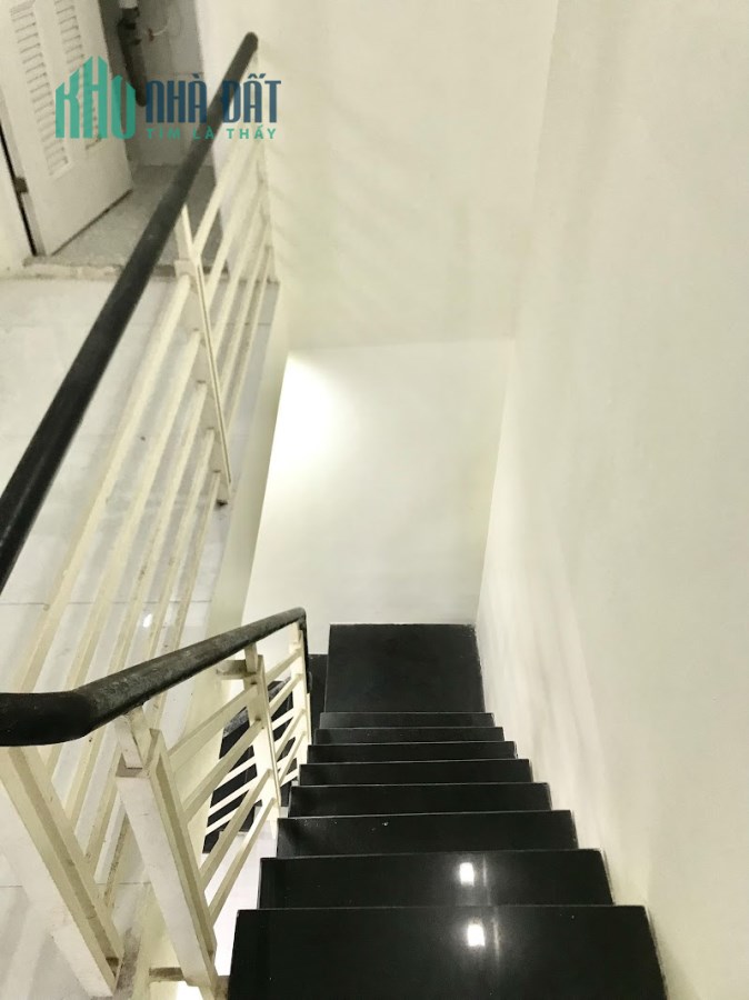 Cần tiền bán gấp nhà 45m2 Cách mạng tháng 8 chỉ 3.8 tỷ sát HXH không có căn thứ hai