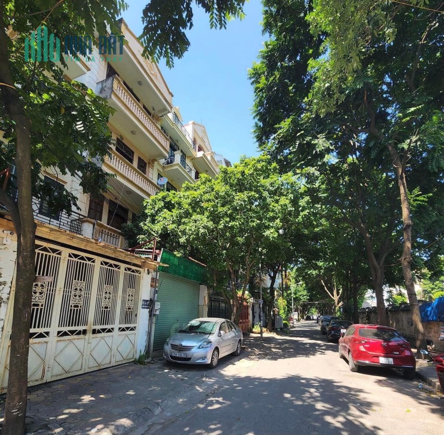 BÁN NHÀ PHỐ TRUNG HOÀ, Ô TÔ DỪNG ĐỖ 100M2, 5T, MT 4,7M, 20 TỶ