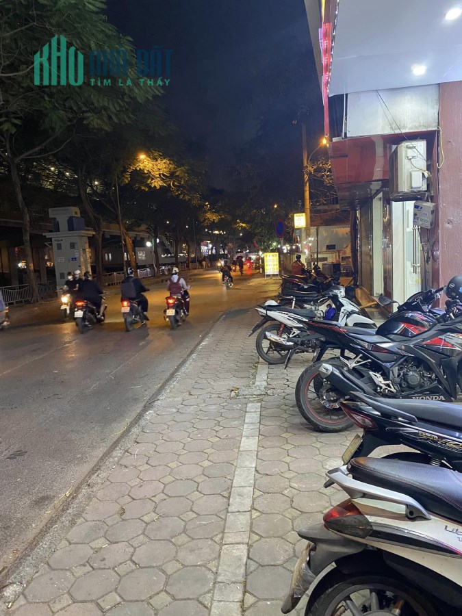 CHỈ DUY NHẤT 1 CĂN MẶT PHỐ GIÁP NHẤT NHÂN CHÍNH 2 VỈA HÈ, Ô TÔ TRÁNH, KINH DOANH CỰC ĐỈNH 16 TỶ