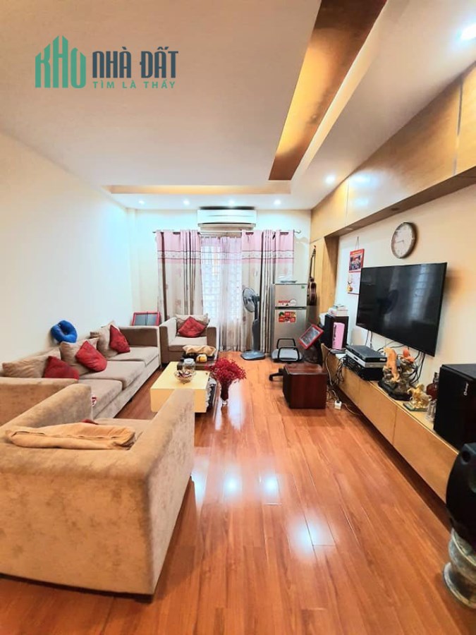 [tin thật 100%] Bán nhà phố Lê lợi Hà Đông 50m2 x 3 tầng đường 5m sổ đỏ giá 6 tỷ 7