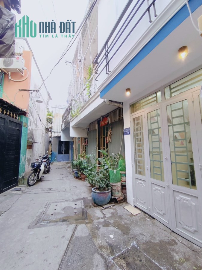 BÁN NHÀ 1 TRỆT 1 LẦU 1 LỬNG - NHÀ XÂY MỚI ĐẸP 100% NGAY CHỢ HUỲNH VĂN CHÍNH
v