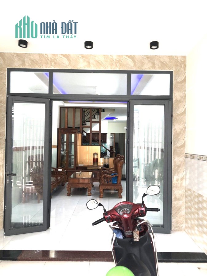106M2, 5 TẦNG BTCT - XE HƠI VÀO NHÀ, CÁCH MT DƯƠNG THỊ MƯỜI CHỈ 100M - GẦN CVPM QUANG TRUNG. NHÀ