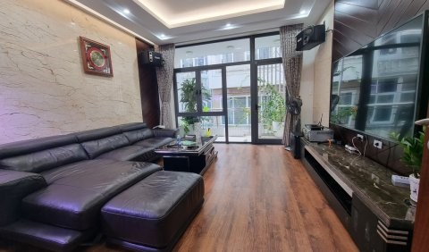 Cần  bán nhà Phố Xã Đàn giá 5.8 tỷ, 40mx5 tầng, ngõ nông, , ở luôn