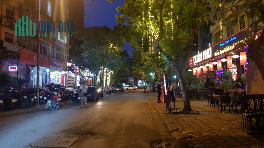 Bán 200m2 mặt phố Nguyễn Khánh Toàn Quan Hoa Cầu Giấy 50 tỷ.