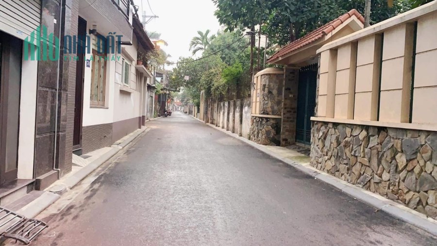 Bán đất đẹp nhất phố Ngọc Thụy - Oto Tải Tránh Nhau - Kinh Doanh - Mặt tiền rộng