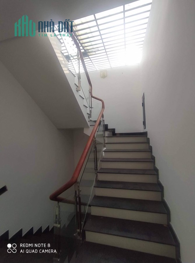 Bán gấp nhà mặt tiền Lê Thị Riêng, quận 12, 88m2, 3 T, chỉ 7 tỷ 500tr