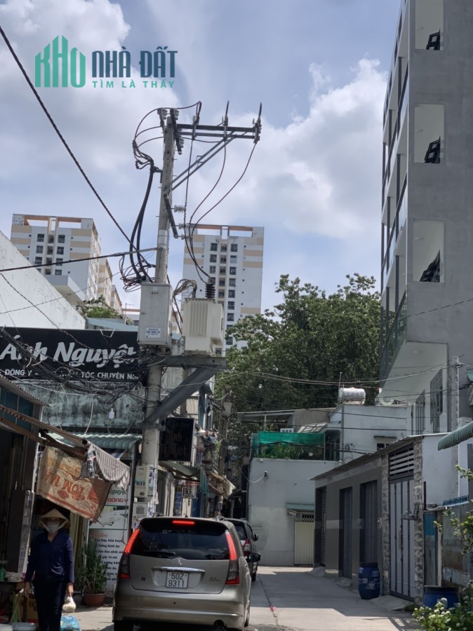 Nhà nào rẻ hơn, Nhà xe tải 8x16, Đông Bắc, Q12, đang thu 350tr.năm, thấy là mê ngay