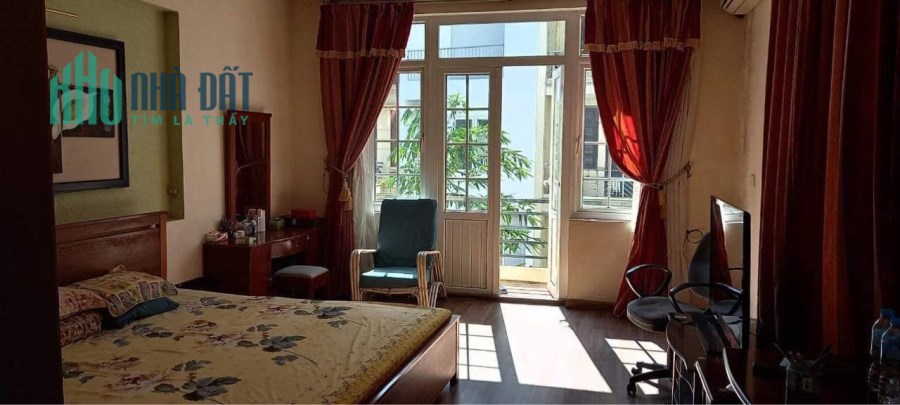 Cho thuê nhà riêng phố Giảng Võ, DT 70m  x 5 tầng, ngõ rộng 2 ô tô, nhà full đồ, giá 28 triệu