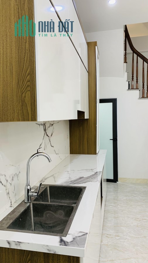 Nhà Tựu Liệt, Hoàng Mai, diện tích 44m2, cách ô tô đỗ 20m