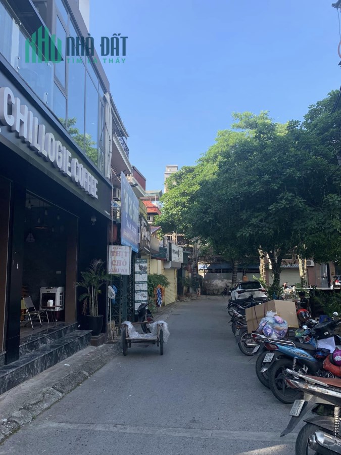 Bán đất Đức Giang, ngõ thông, ô tô vào đất,10m ô tô tải tránh nhau 50m chào 2,8 tỷ.0977576383