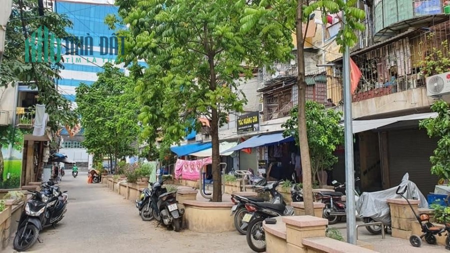 Bán gấp Tập thể Tầng 1 Nghĩa Tân, Cầu Giấy giá 4.7 tỷ, 150m2, Mới đẹp