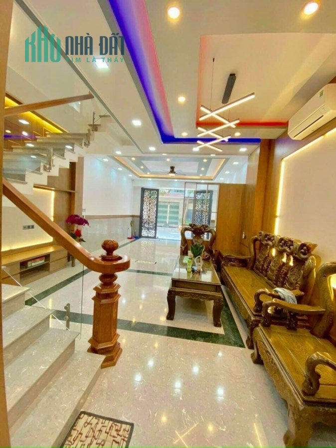 Độc nhất thị trường! Bán nhà 3 mặt tiền đường Phan Đăng Lưu thu nhập 1,5 tỷ/năm, 10x25m giá 55 tỷ