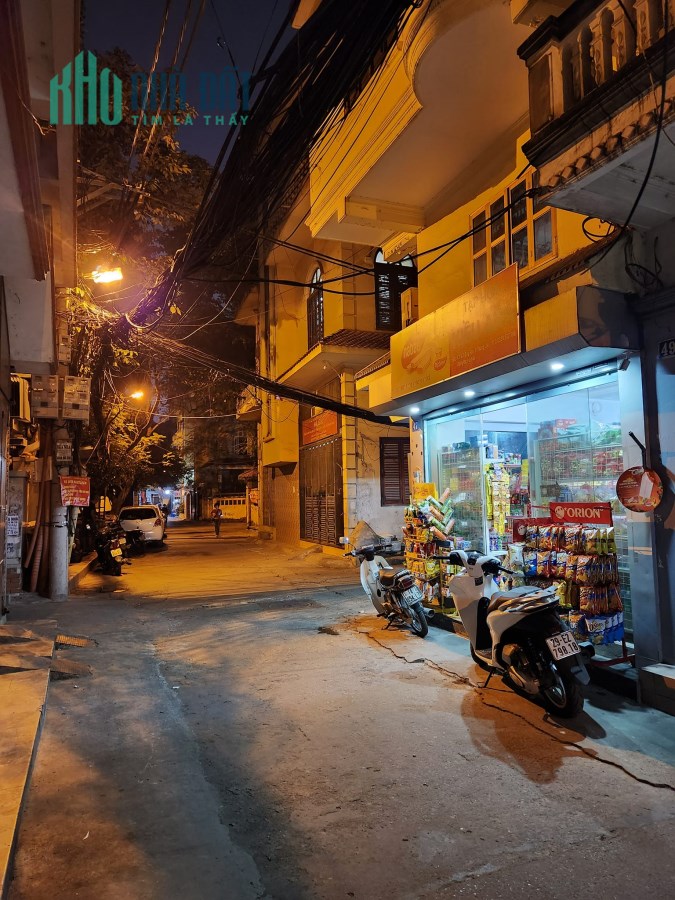 NHÀ THÁI HÀ,LÔ GÓC THOÁNG SÁNG.BA GÁC ĐỖ CỬA 10 CHÂN RA ĐẾN Ô TÔ 30M 3TY5