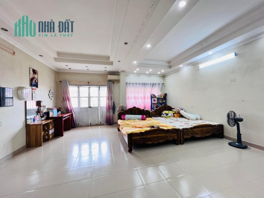 Đức Giang, Bán tòa nhà dv cho thuê, lô góc 3 mặt, 110m*6T thang máy, 16 tỷ dư