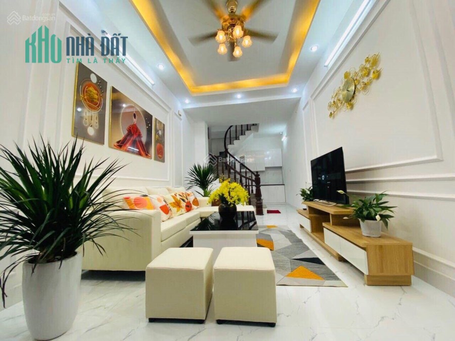 Bán nhà phân lô Vĩnh Phúc, Ba Đình, 38 m, 5 tầng, MT 4m, giá 5 tỷ 750triệu, ô tô đỗ cửa.