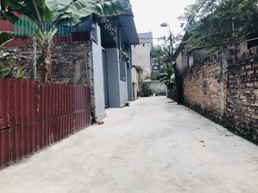 Bán nhanh 2 mảnh 99m2 đất Thế Trạch, Mai Đình. Đường 3m oto mà giá chỉ 14tr/m2.