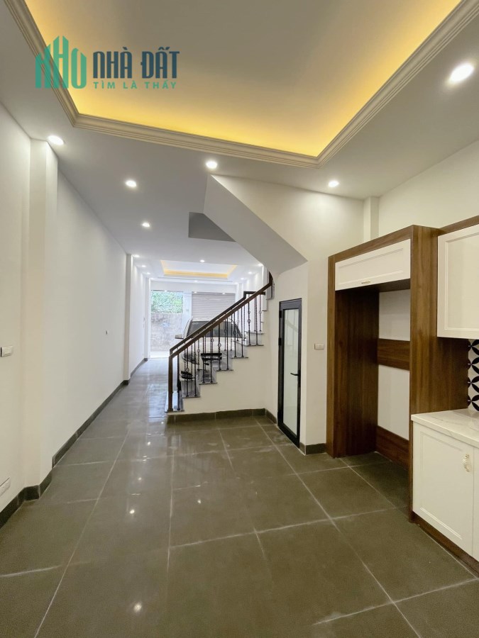 BÁN NHÀ ĐÀM QUANG TRUNG, SÁT CẦU VĨNH TUY, 48M2*4T, GIÁ 4,4 TỶ, Ô TÔ MORING ĐỖ CỬA