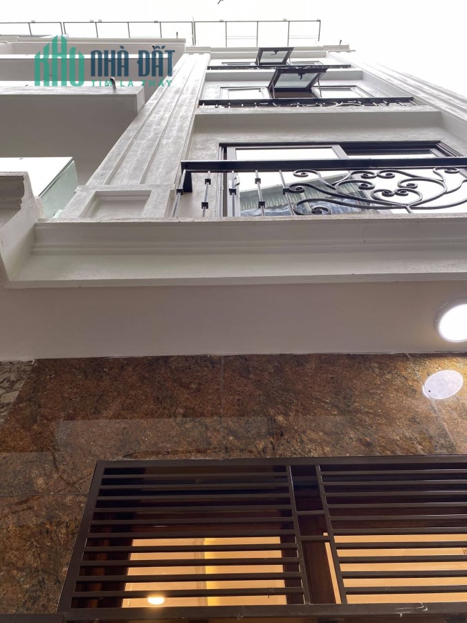 Bàn nhà Phú Diễn, ngõ ô tô đỗ cửa, 40m. 4 tỷ 5