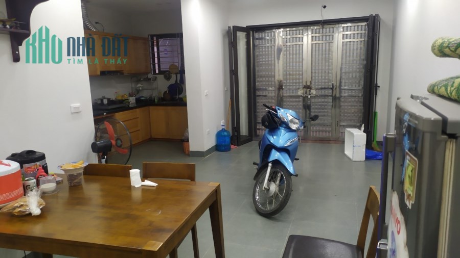 Bán nhà 39m2x5tầng phố Cầu Giấy, thoáng hướng đẹp, lô góc,KD giá 5tỷ25