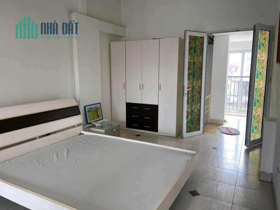 Cho thuê căn hộ thông phòng 2 tầng 50m2x 2 tầng gồm 3 ngủ 1 bếp. Ngõ 158 Nguyễn Khánh Toàn.