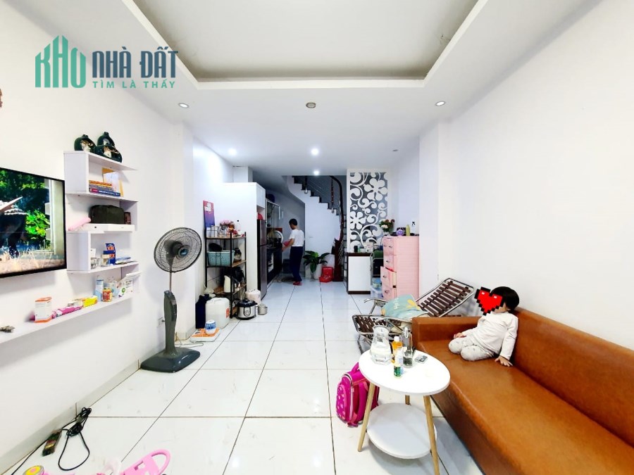Bán nhà phố Việt Hưng, nhà đẹp, ngõ rộng ba gác đua, diện tích 36m2, giá chỉ 3.4 tỷ