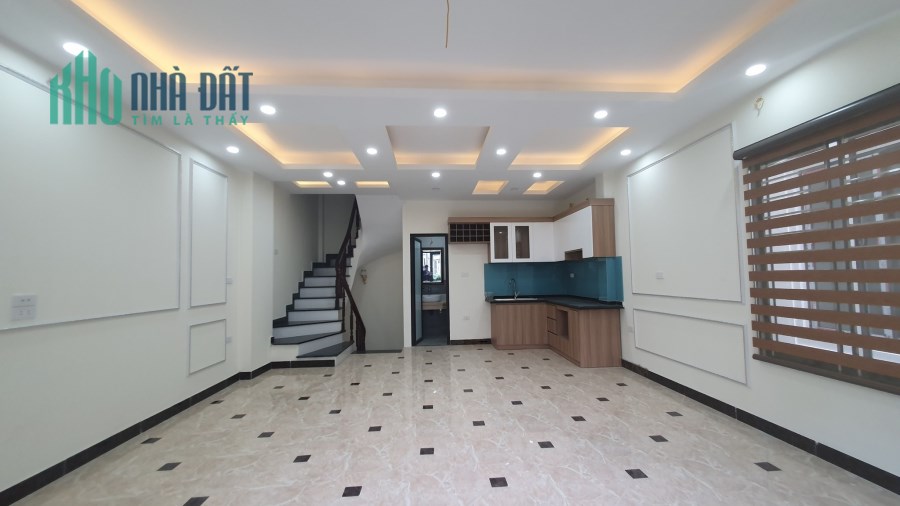 BÁN GẤP NHÀ ĐÀM QUANG TRUNG, LONG BIÊN, 45M2*5T, GIÁ 3,55 TỶ, NHÀ ĐẸP MỚI GẦN CẦU VĨNH TUY