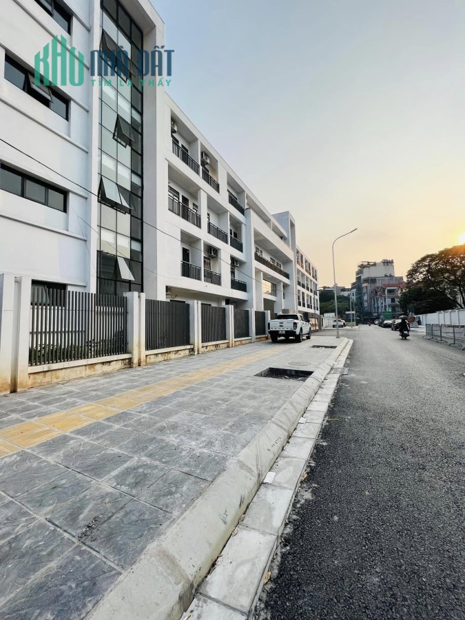 Lê Quang Đạo Phú Đô DT 147m MT 10m 2 mặt ôtô tránh