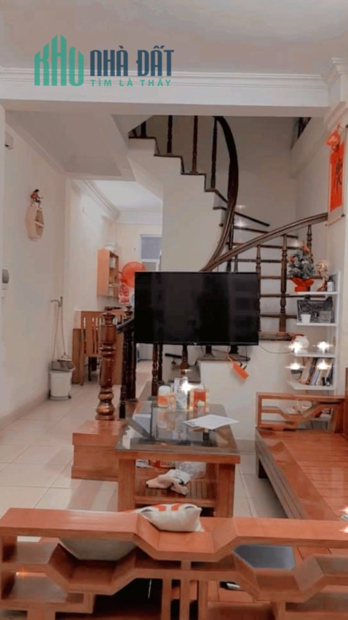 BÁN NHÀ ĐƯỜNG NGUYỄN TRỰC , NGÕ TO THOÁNG, 40M GÍA  3.2 TỶ.