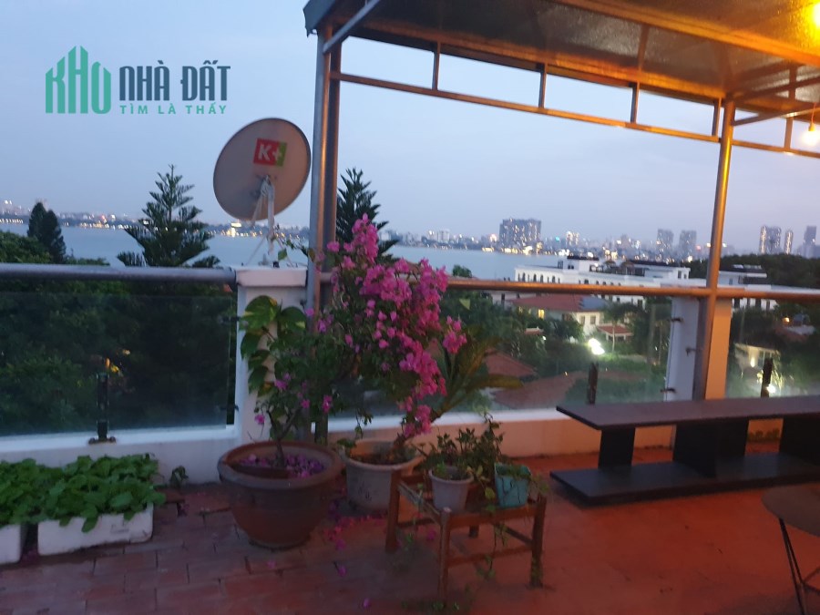Chủ Nhà sang định cư  nước ngoài cần bán gấp căn biệt thự ngay mặt Hồ Tây 160m – mặt tiền 10m giá