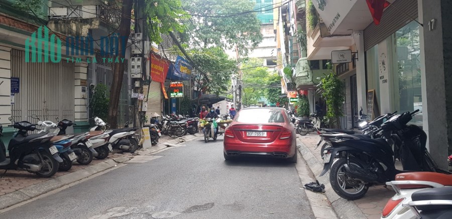 Bán nhà phố Thái Hà Đống Đa Hà Nội mặt tiền 7m gar a ô to 2 thoáng 150 triêu/m2.