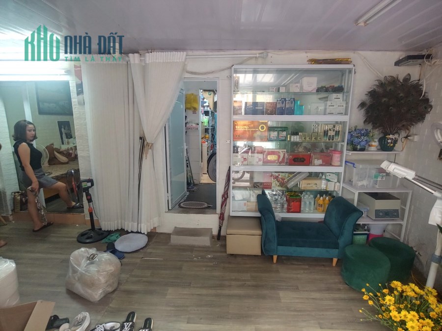 CHÍNH CHỦ CẦN CHO THUÊ TẦNG 1 KHU TẬP THỂ 102C7 TẬP THỂ NGHĨA TÂN, CẦU GIẤY, HÀ NỘI.