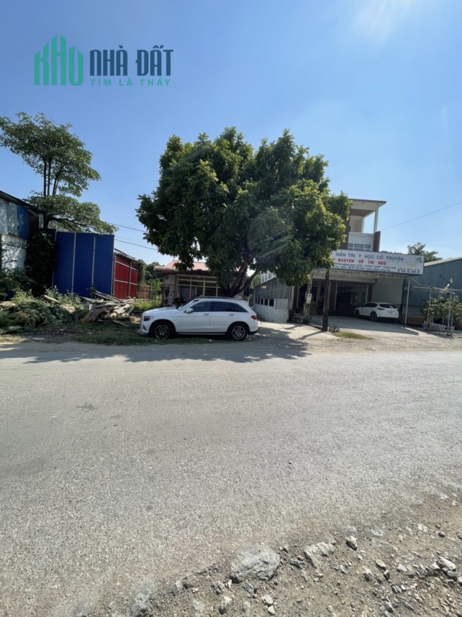 Bán lô đất 2100m 1800m thổ cư mặt đường 21b sẵn nhà thuận tiện kinh doanh giá 17 tỷ tại Thanh Cao -