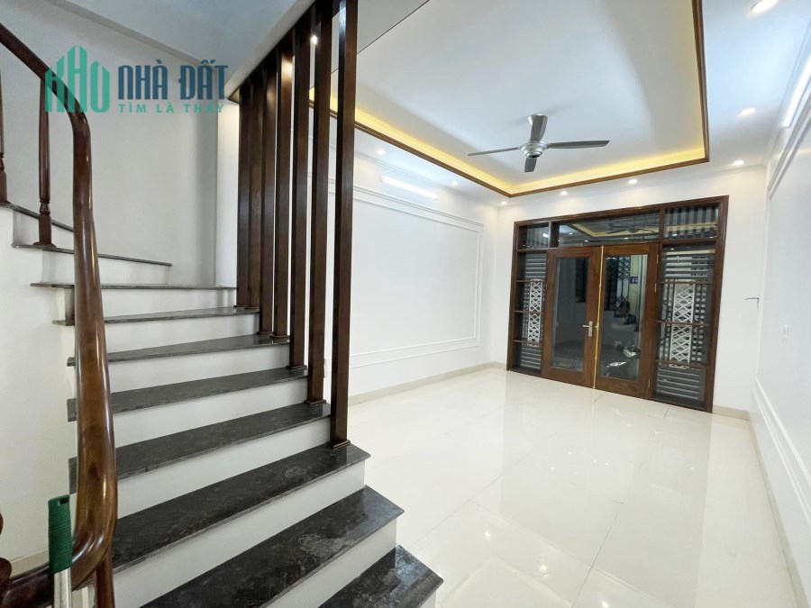 Nhà Nguyễn Đức cảnh- Hoàng Mai - Ô tô vào nhà 55Mx5 Tầng giá 4.4 Tỷ