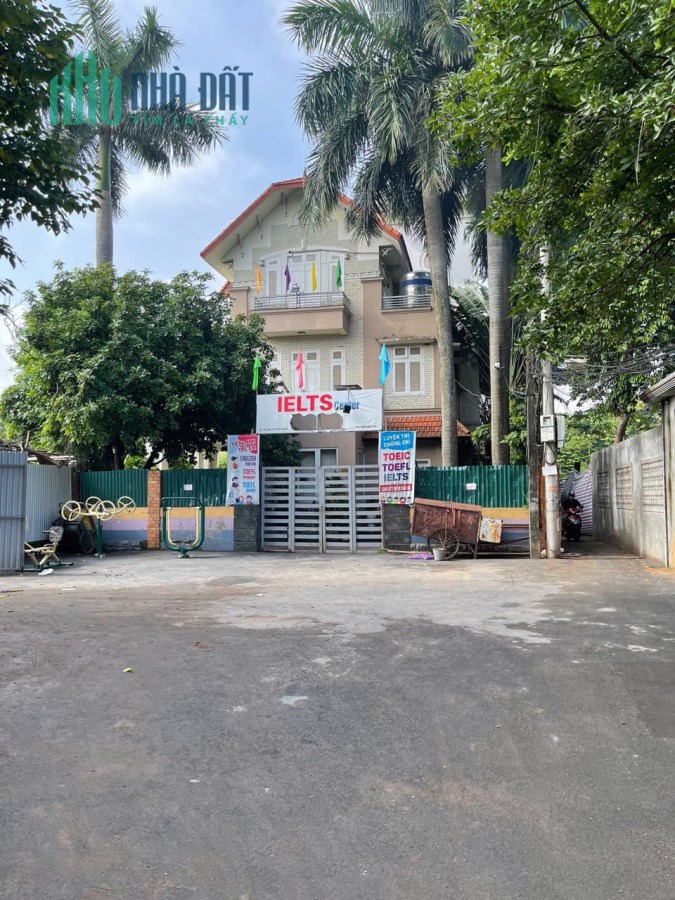BÁN BIỆT THỰ TÂY HỒ. VIEW HỒ TÂY. CÓ SÂN RỘNG. DT KHỦNG 360/700M2. GIÁ 55 TỶ