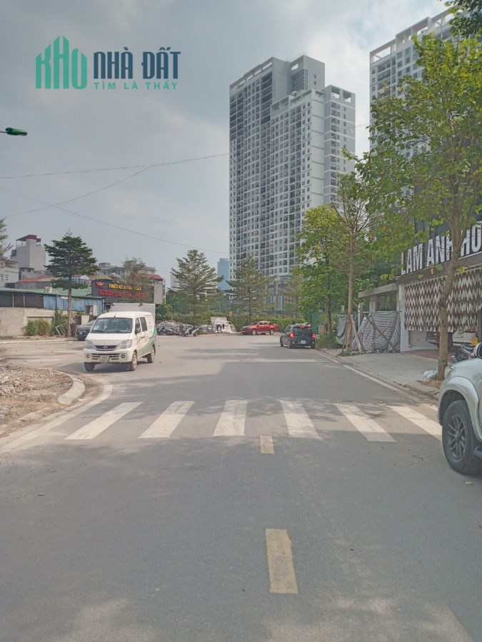 [Hót]Chính chủ bán lô đất gần Ngoại Giao Đoàn ngõ 75 Xuân Đỉnh, oto con vào nhà, 76m2, MT 4.25m