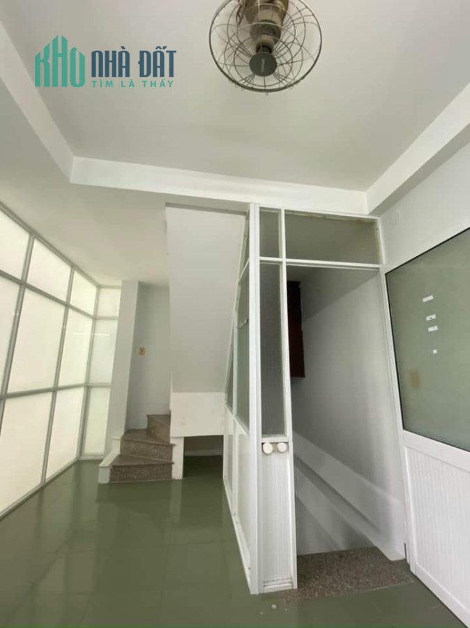 Chính chủ bán gấp nhà riêng 60m2 ở quận tân phú