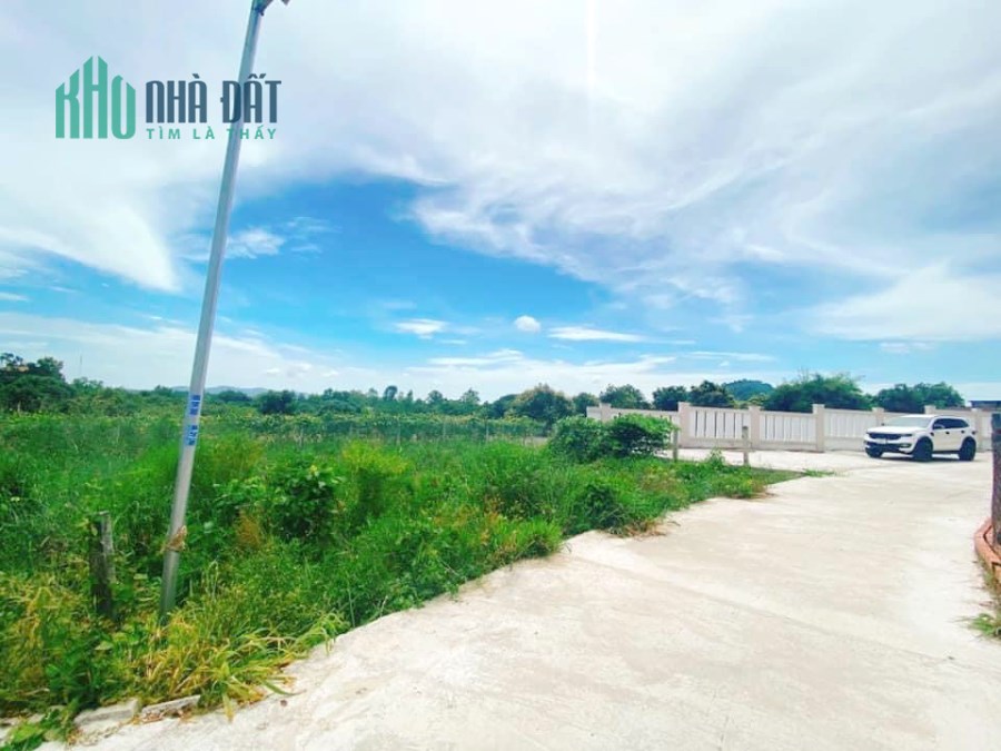 Bán lô 335m2-14m mặt tiền gần QL 56- P. Long Hương ,Tp. Bà Rịa - Giá: 1.6 Tỷ