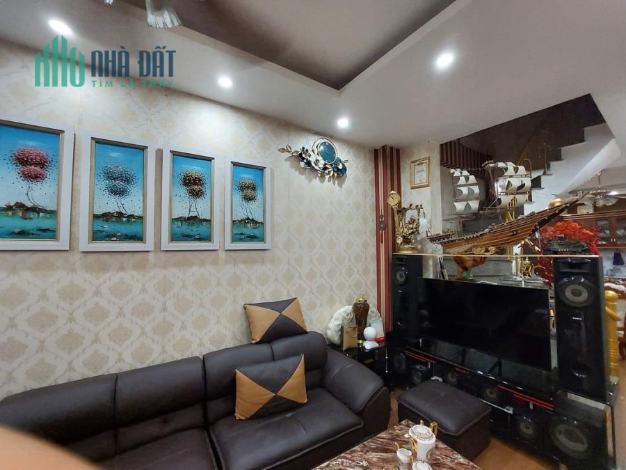 CHỦ NHỜ BÁN, NHÀ CÔ HẠNH GIÁO VIÊN CẦU GIẤY, NGÕ THOÁNG SÁNG, NHÀ BỀN ĐẸP, 45M2 GIÁ CHỈ 4 TỶ 5