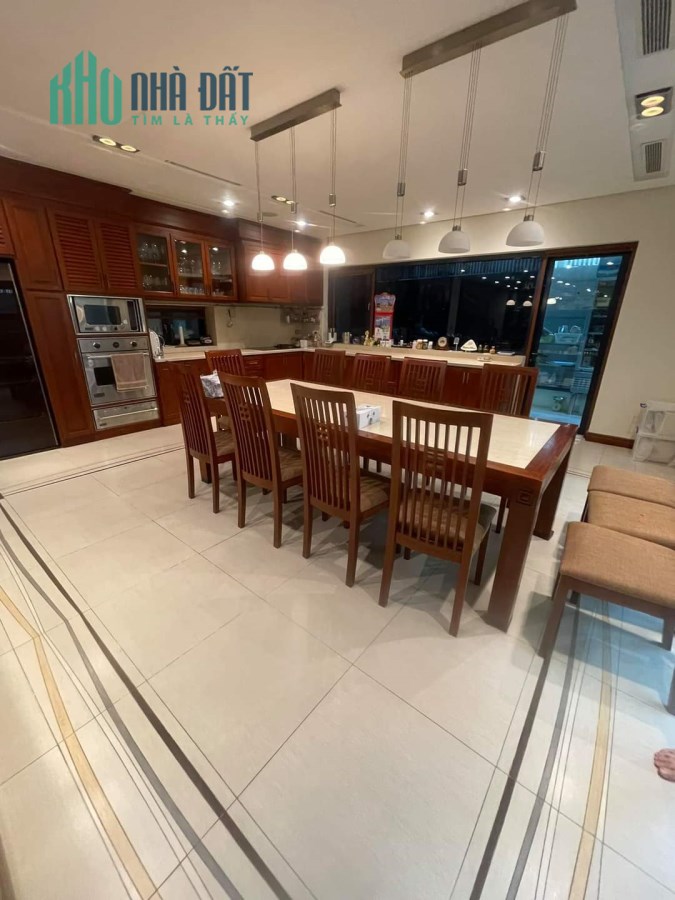 Bán nhà Phân Lô LÝ NAM ĐÊ HOÀN KIẾM Dt 130m2 4 tầng Mt 5 m Giá 33 tỷ Lh Huyền 77