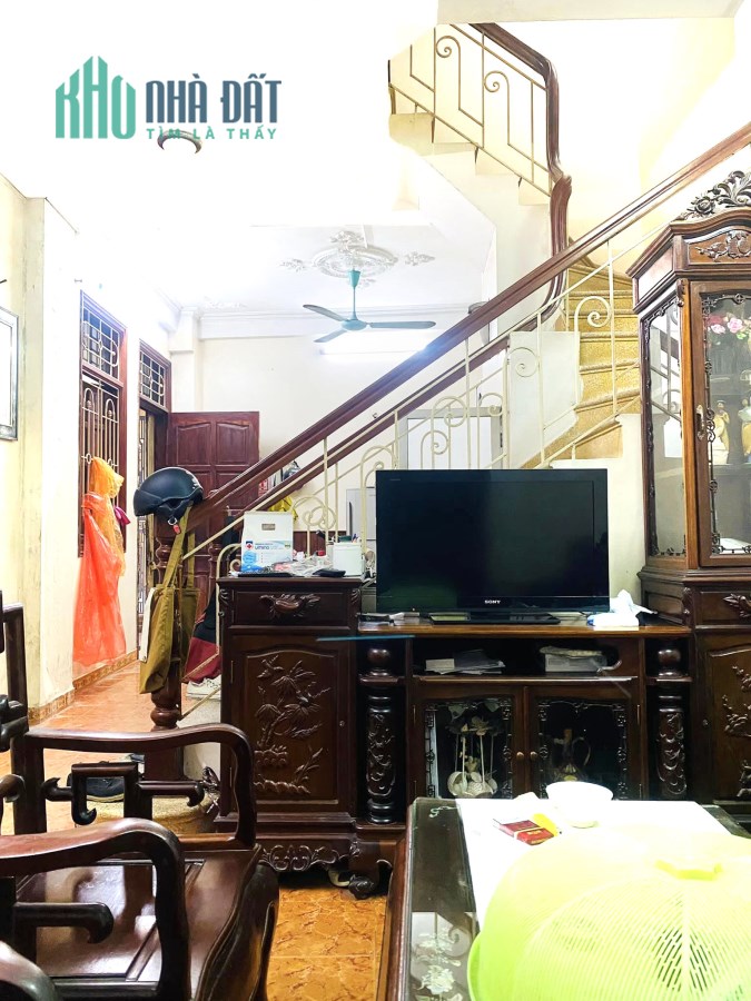 Nhà Nguyễn Đức cảnh, Hoàng Mai, dân xây 39M*4PN Giá 4.3 Tỷ