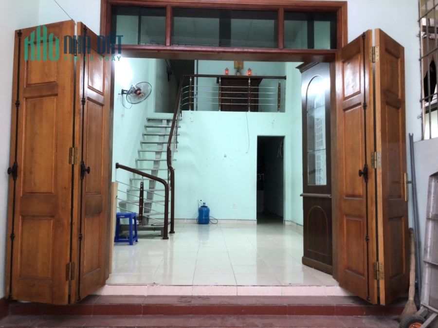 Bán nhà Việt Hưng, Dân xây, 2 thoáng, 55m2, mặt tiền 4m, chỉ nhĩnh 3 tỷ.