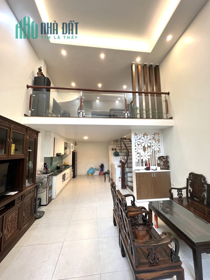 Bán nhà phố Ngọc Thụy, ô tô, 46 m2, 6 tầng, mặt tiền 4,6 m, chỉ 5 tỷ.