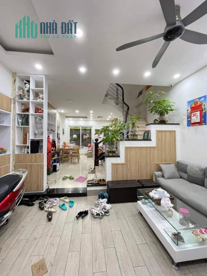 Bán Nhà 4 Tầng Đẹp Phố VIP Xã Đàn Trung Tâm Quận Đống Đa, Giá Nhỉnh 3 Tỷ.